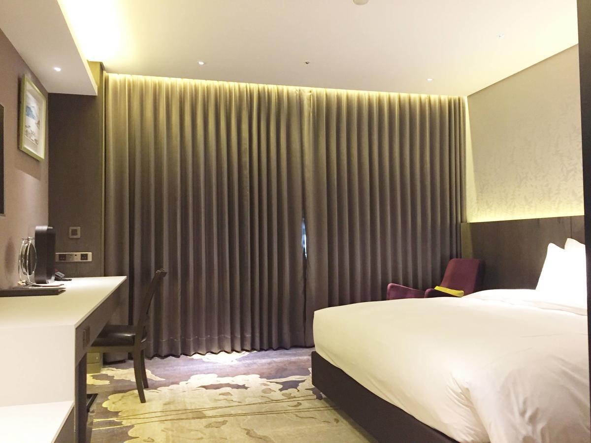 Brother Hotel Тайбей Екстер'єр фото
